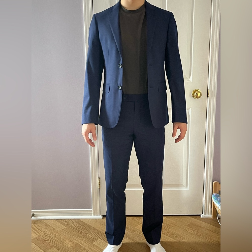 Elegant Men's Navy Suit